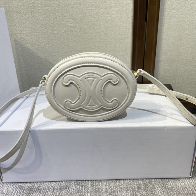 Ce1i*e triomphe bags
